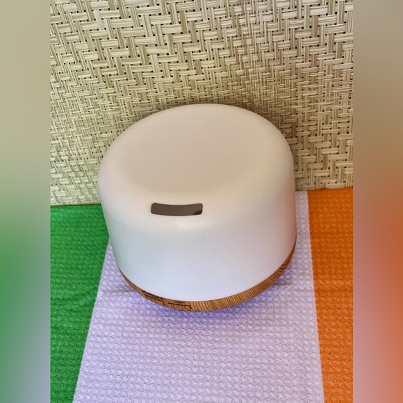 Electronic Ultrasonic Light Changing Oil Diffuser Humidifier 300 ML - Picture 7 of 16